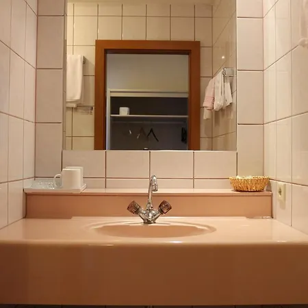 Wasserpalast - Breakfast For Free!!! Otel 2*