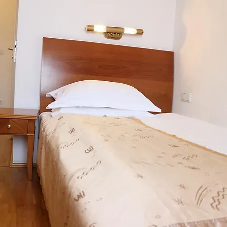 Hotel Wasserpalast - Breakfast For Free!!! 2*