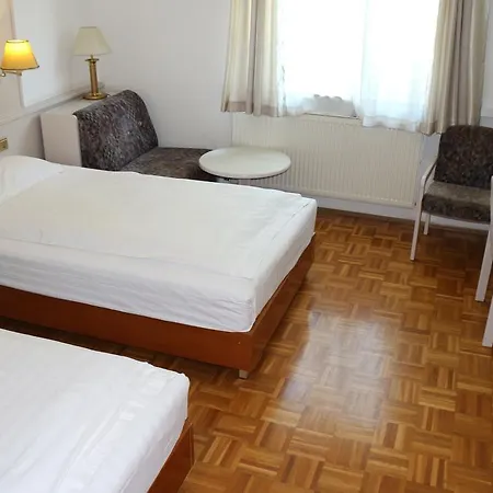 Готель Wasserpalast - Breakfast For Free!!! Грац