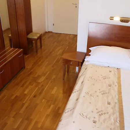 Hotel Wasserpalast - Breakfast For Free!!!