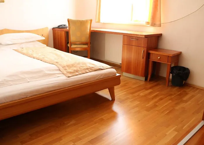 Wasserpalast - Breakfast For Free!!! Готель 2*