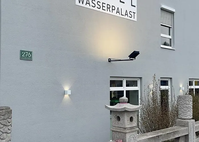 Готель Wasserpalast - Breakfast For Free!!! 2*