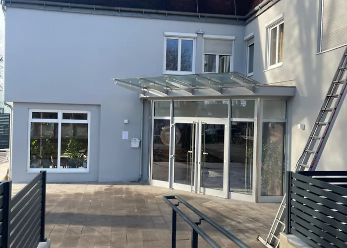 Готель Wasserpalast - Breakfast For Free!!!